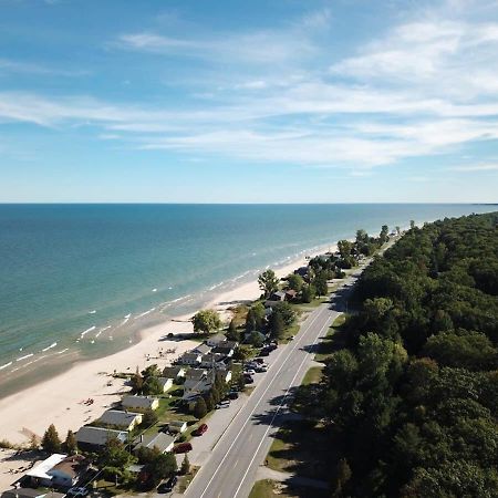 Beach Club Of Oscoda - The Lakeshore Cottage Exterior foto